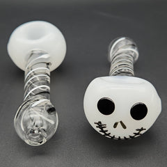 4" Halloween Skeleton Hand Pipe - Discreet Smoker
