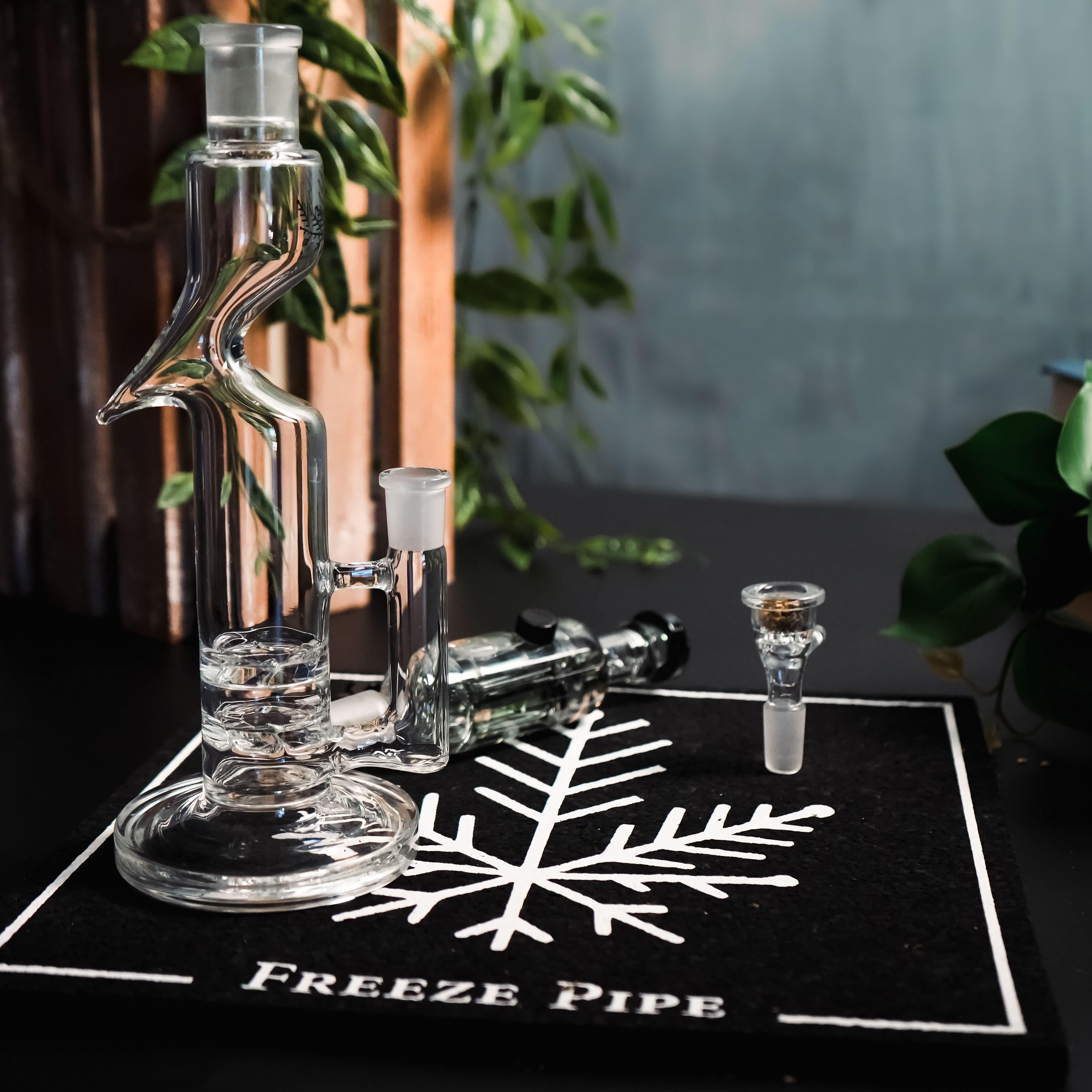 Freeze Pipe Tornado - Discreet Smoker