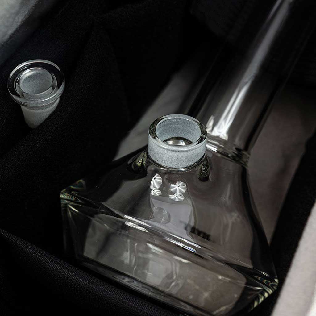 RYOT PRO-DUFFLE CARBON SERIES SMELL-PROOF BAG - Discreet Smoker