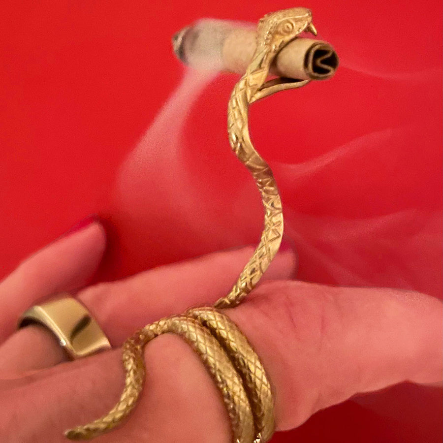 Snake in the Grass Joint Holder Ring - Discreet Smoker