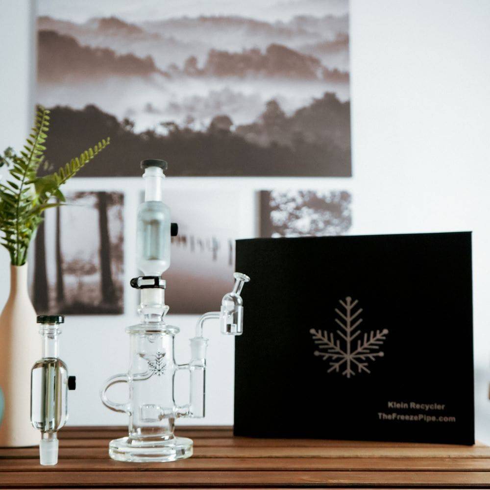 Freeze Pipe Klein Recycler - Discreet Smoker