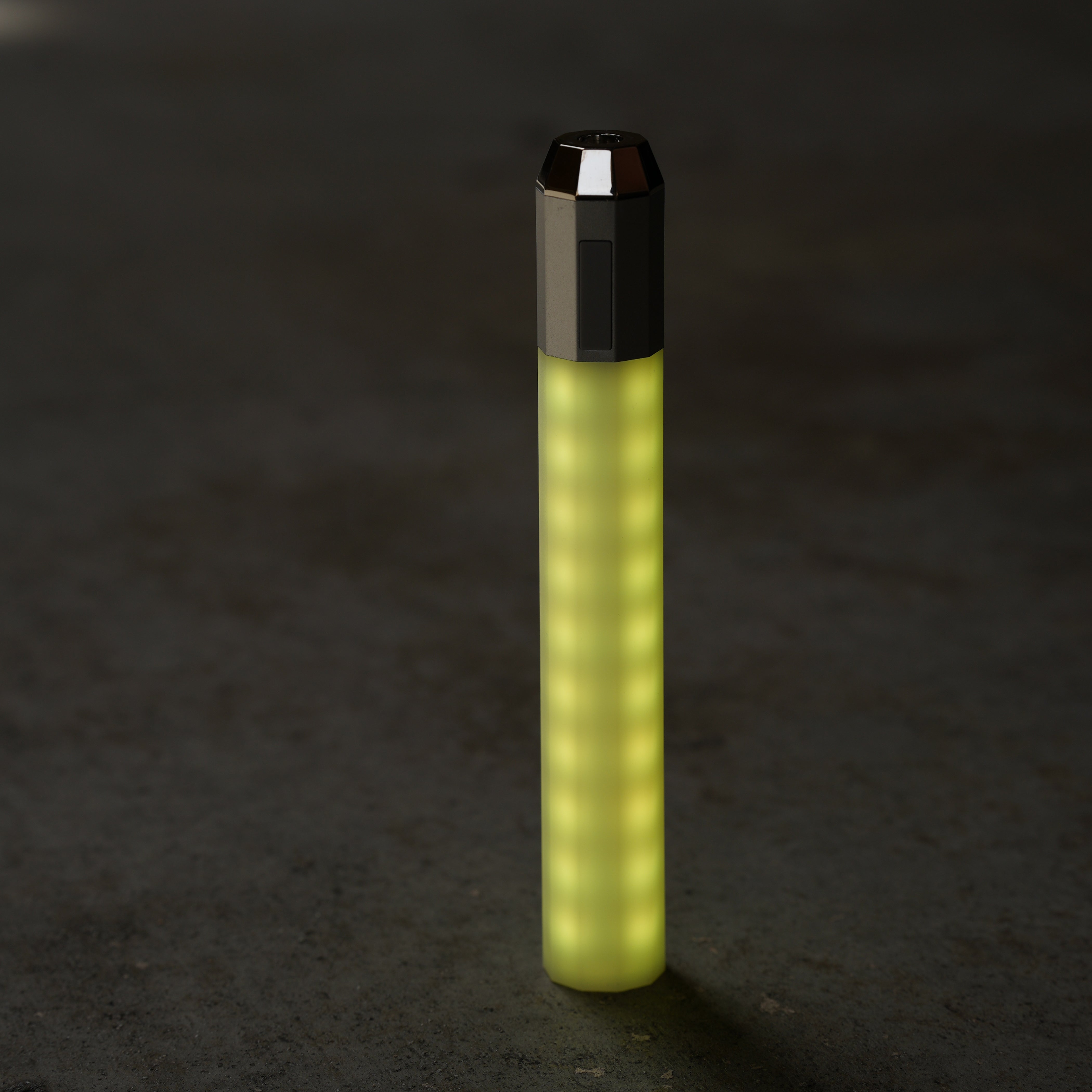 Litsaber OG · Interactive LED 510 Battery - Discreet Smoker