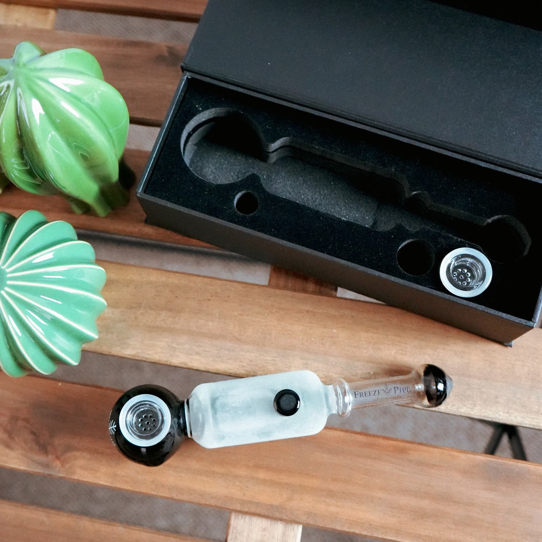 The Freeze Pipe Revolver - Discreet Smoker