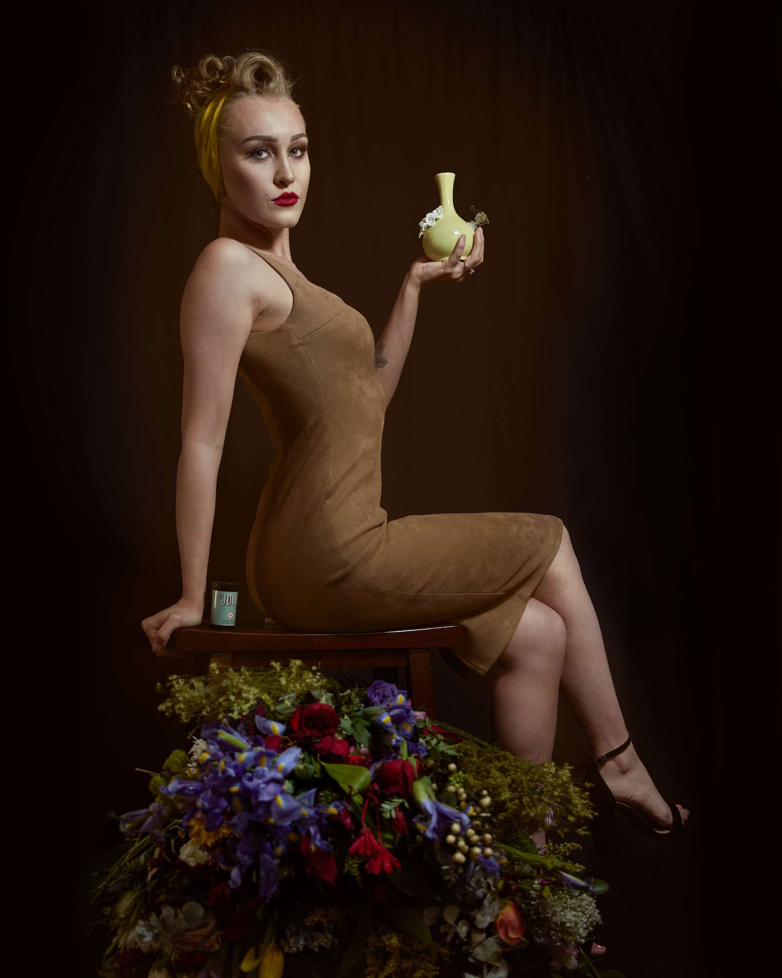 Phoebe Vase Bong - Discreet Smoker