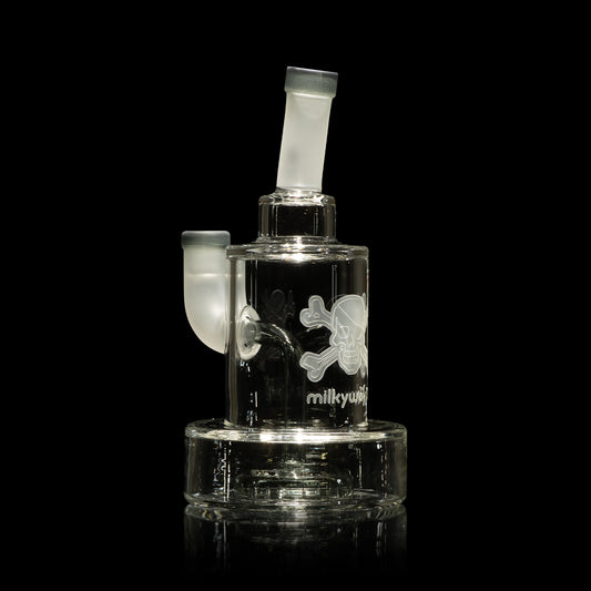 Skull and Crossbones 8" Dab Rig - Discreet Smoker