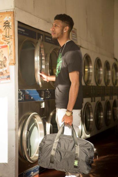 The Associate - Discreet Smoker