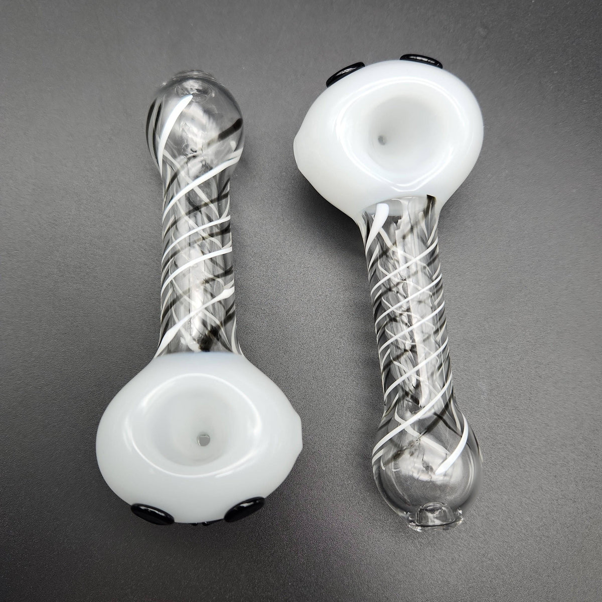 4" Halloween Skeleton Hand Pipe - Discreet Smoker