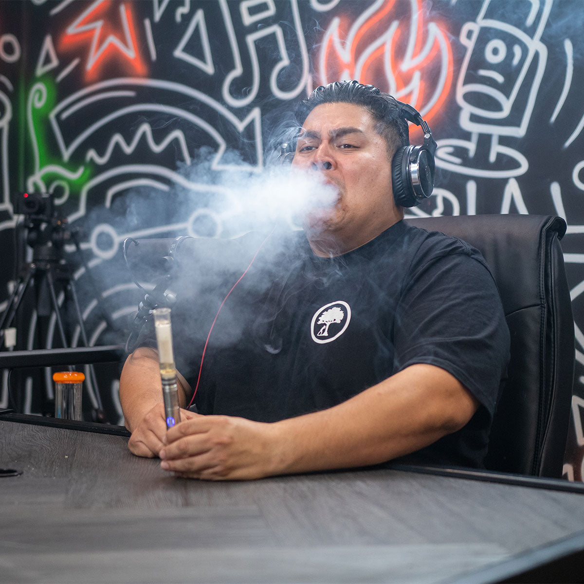 NOVA | Carbon Black - V2 Dry Herb Vaporizer