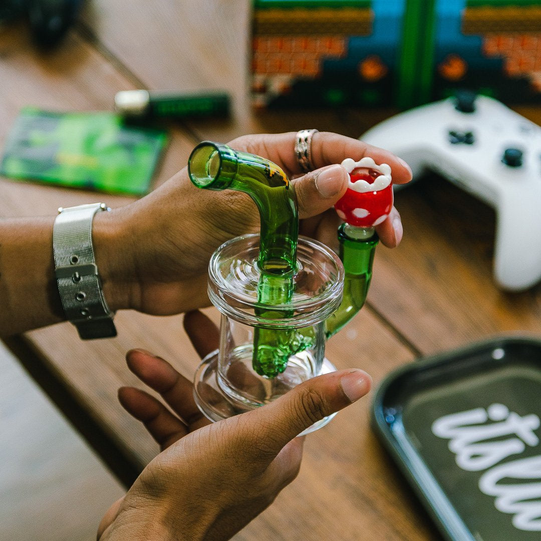 HEMPER Gaming Bong - Discreet Smoker