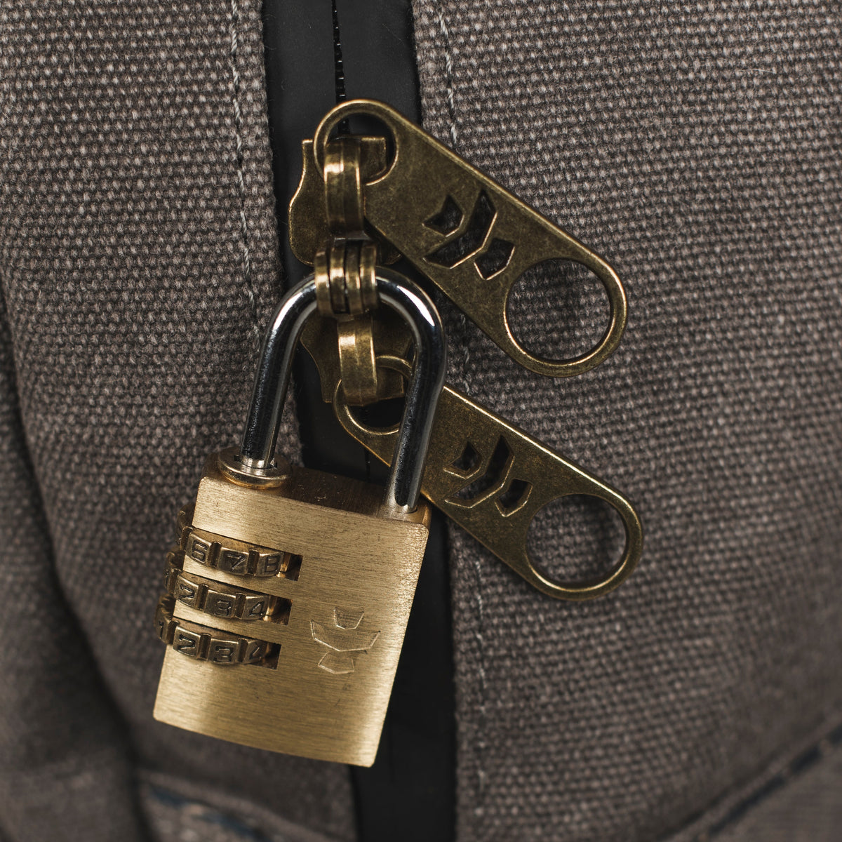 The Explorer - Smell Proof Backpack - Discreet Smoker