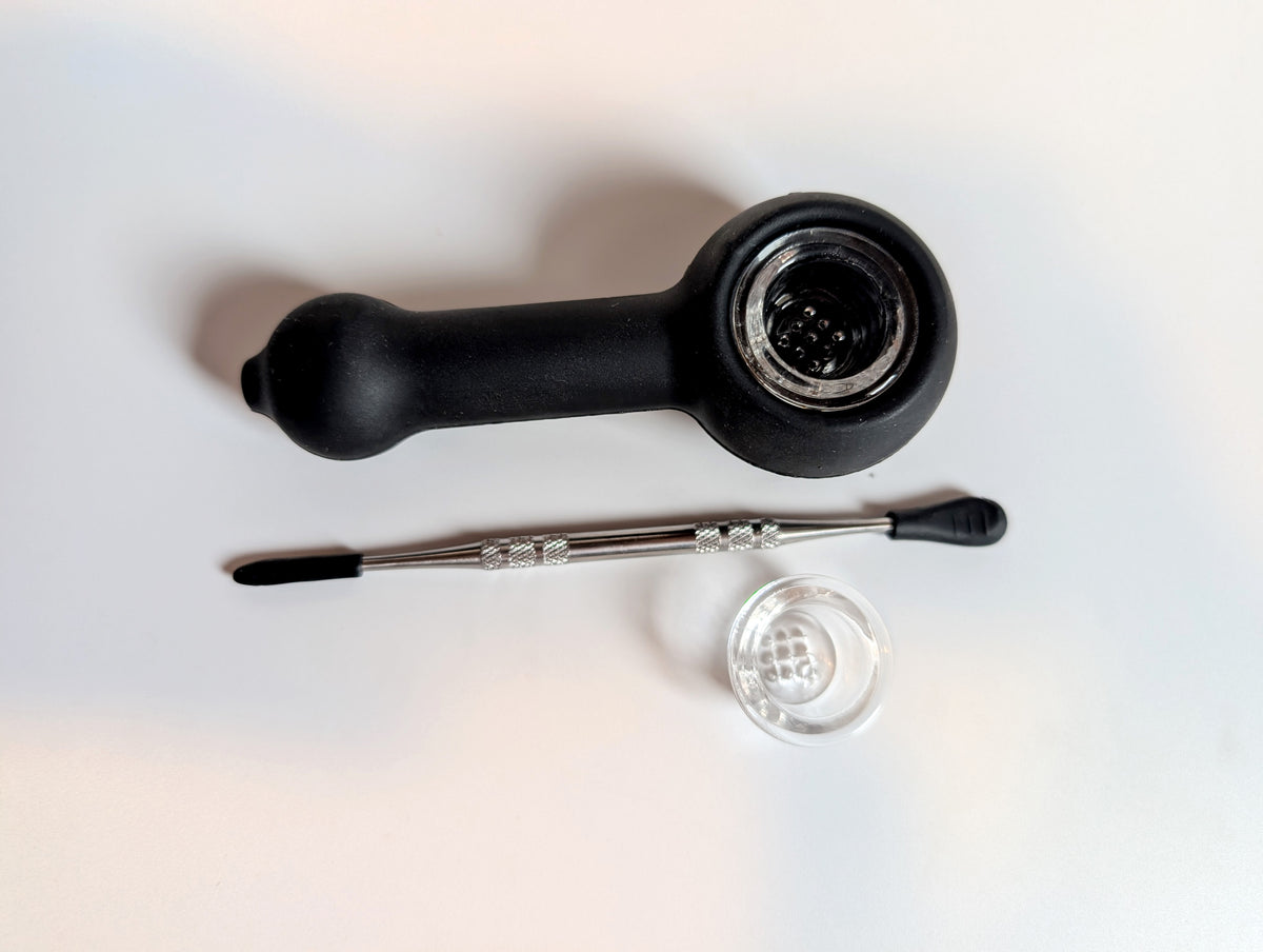 Black Silicone Pipe with Cleaning Tool - Discreet Smoker