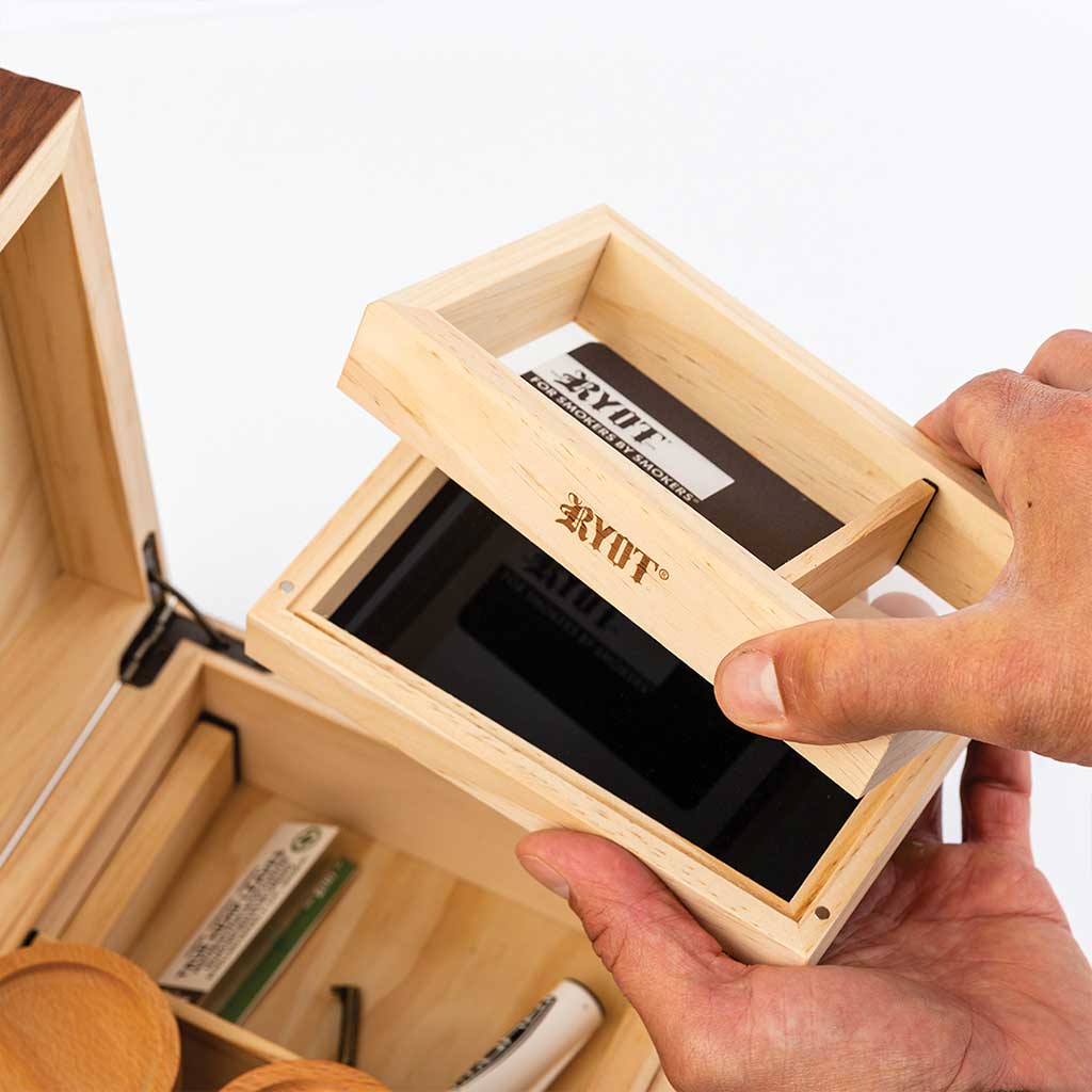 RYOT HUMIDOR WALNUT COMBO BOX (8X11) - Discreet Smoker