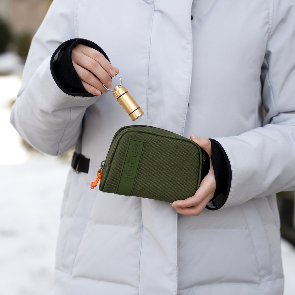 Ongrok Carbon-lined Wallets with Combination Lock V 2.0 | 3" Sizes (Small, Medium, Large) - Discreet Smoker