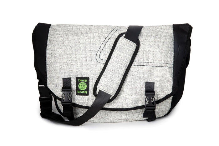 Voyage Messenger, Grey