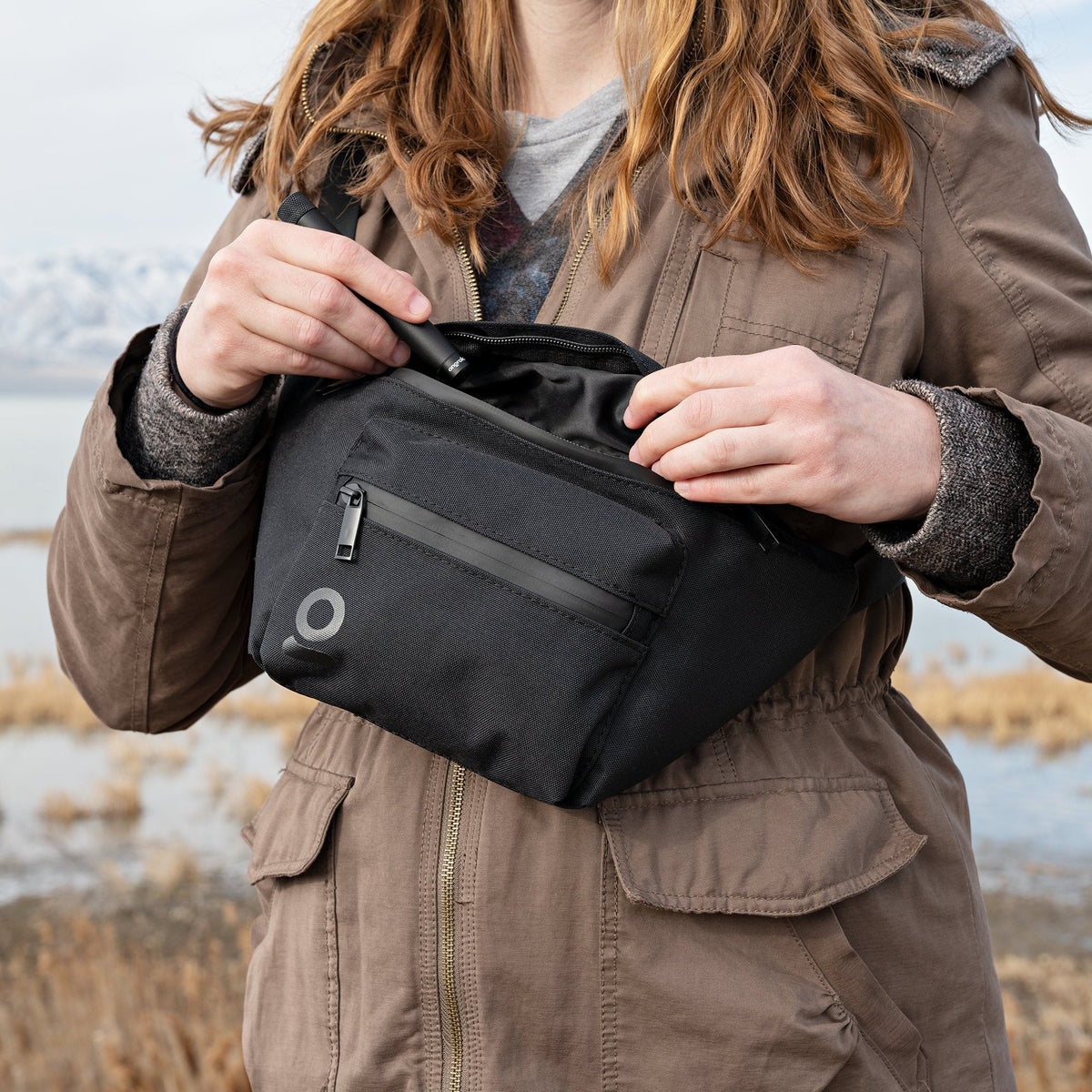 Ongrok Carbon-lined Smell Proof Fanny Pack / Travel Pouch - Discreet Smoker