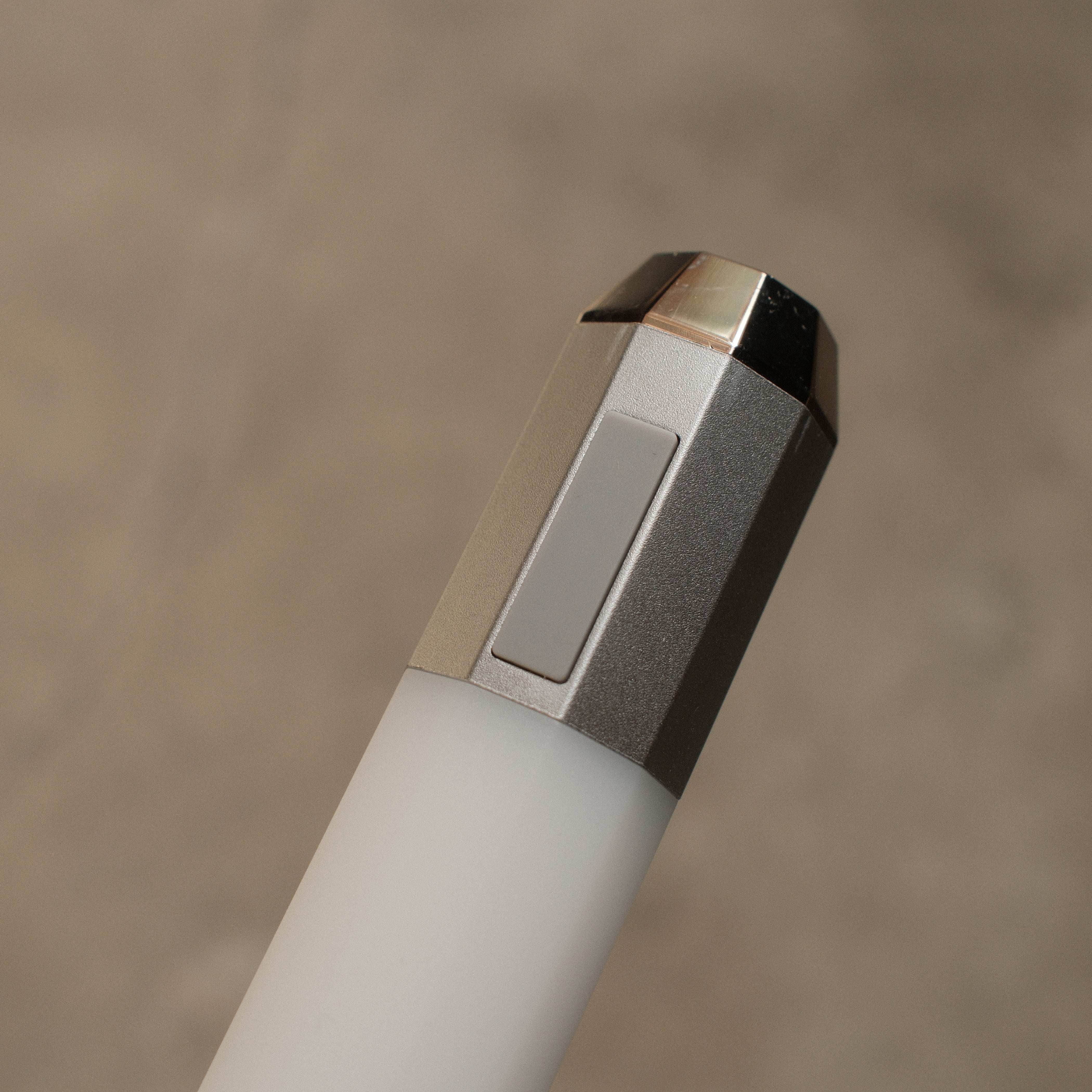 Litsaber OG · Interactive LED 510 Battery - Discreet Smoker