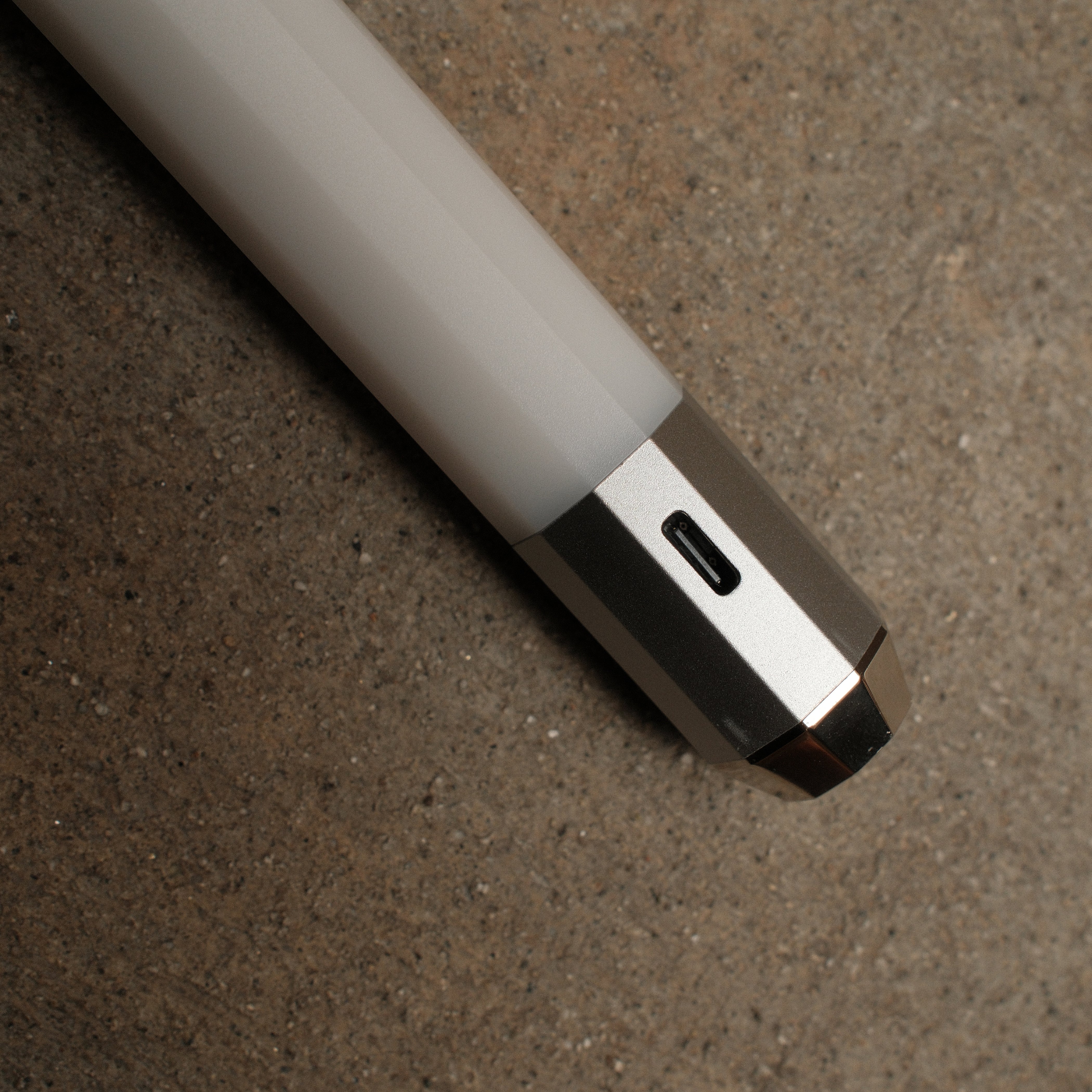 Litsaber OG · Interactive LED 510 Battery - Discreet Smoker