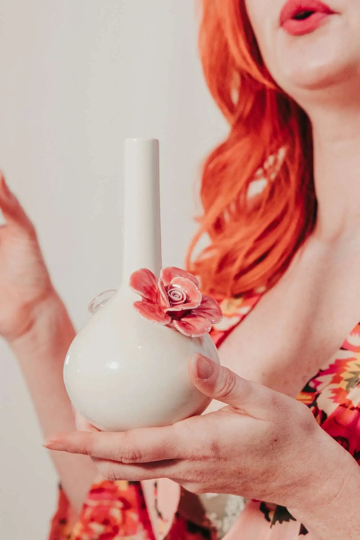 Rosette Vase Bong - Discreet Smoker