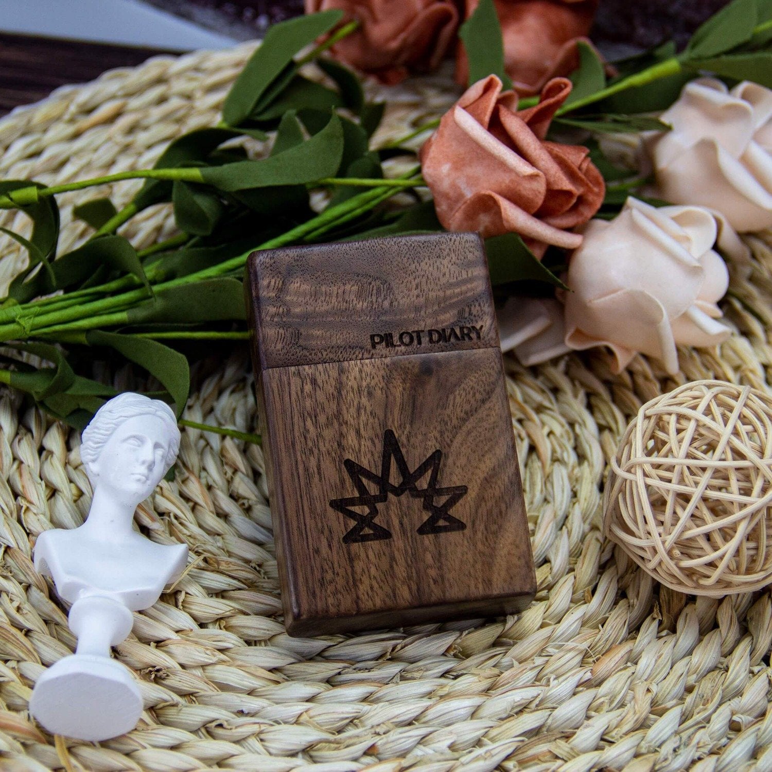 Wood Dugout With Glass One Hitter Pipe