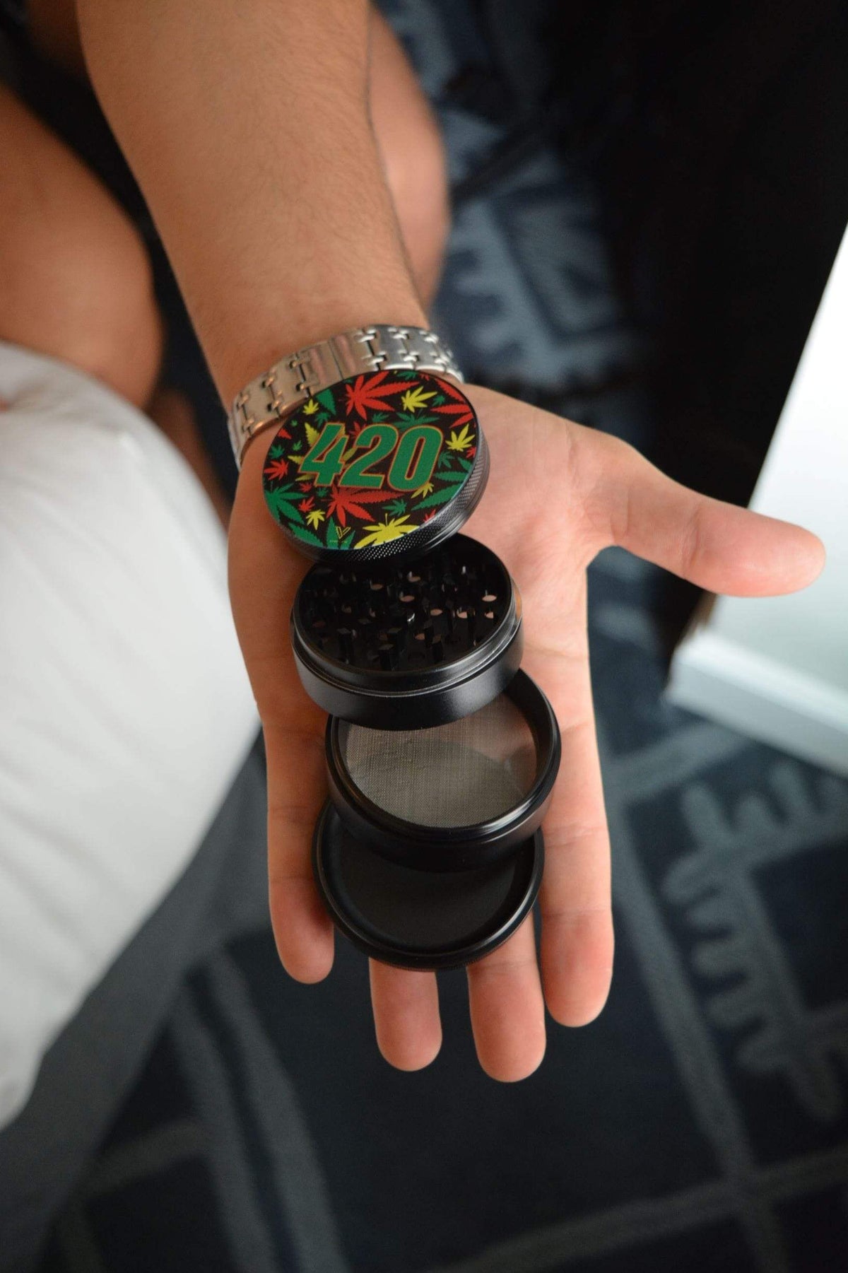 420 Rasta 4-Piece CleanCut Grinder (Nonstick) - Discreet Smoker